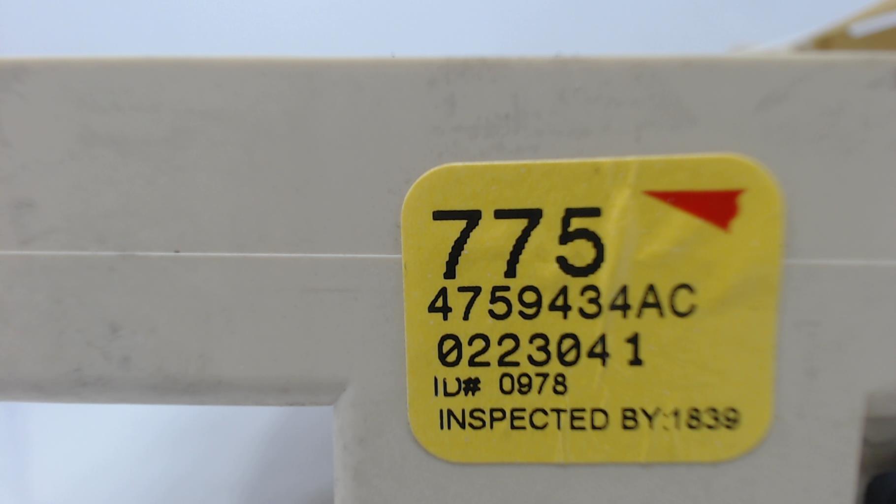 Porte fusible CHRYSLER SEBRING 1 Essence - 1