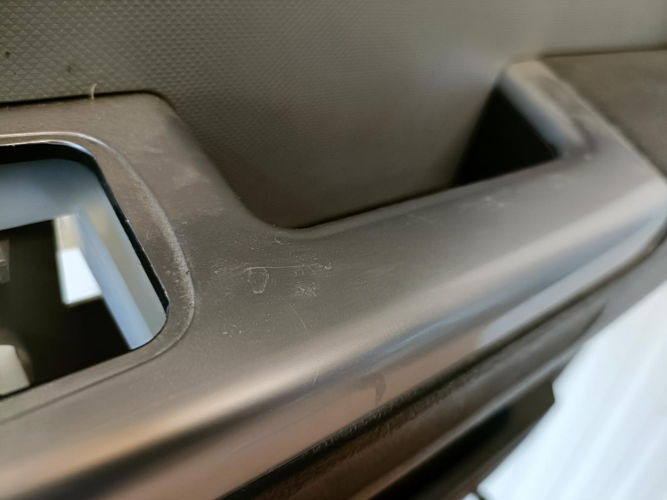 Panneau de porte avant droit DODGE NITRO Diesel - 1