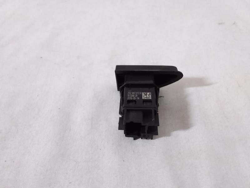 Bouton de warning RENAULT CLIO 4 PHASE 2 Diesel - 1