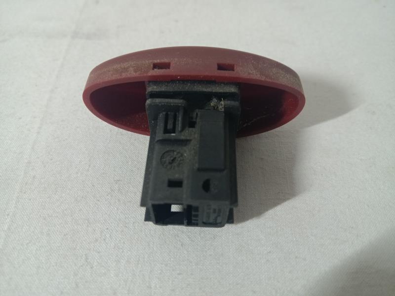 Bouton de warning PEUGEOT 206 PHASE 1 Essence - 1