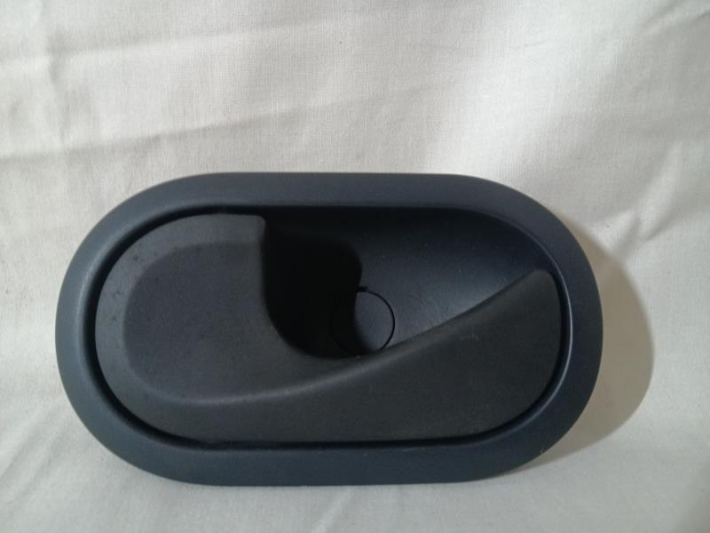 Poignee interieur avant gauche RENAULT CLIO 3 PHASE 1 Diesel - 1