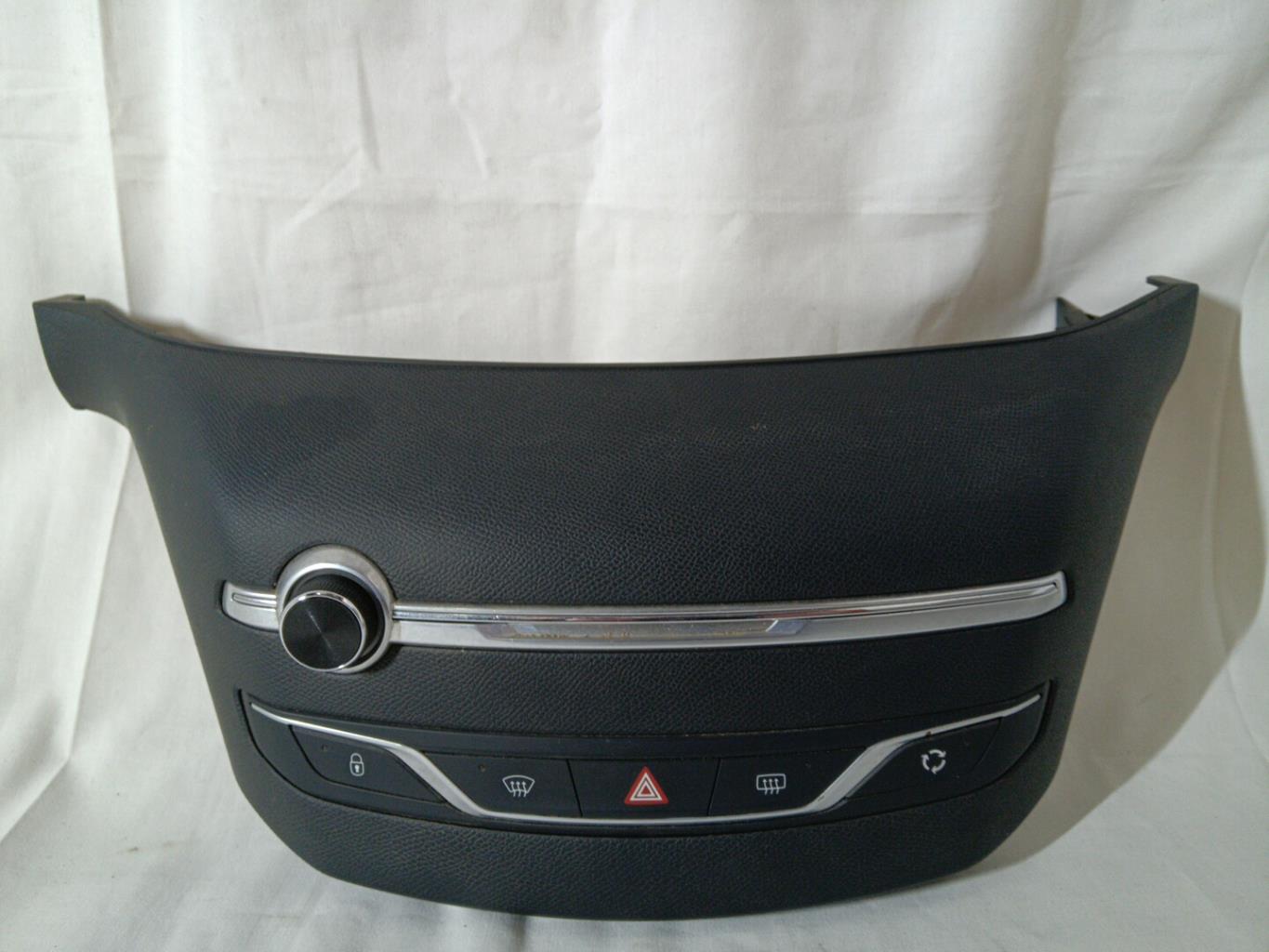 Bouton de warning PEUGEOT 308 2 PHASE 1 Diesel - 1