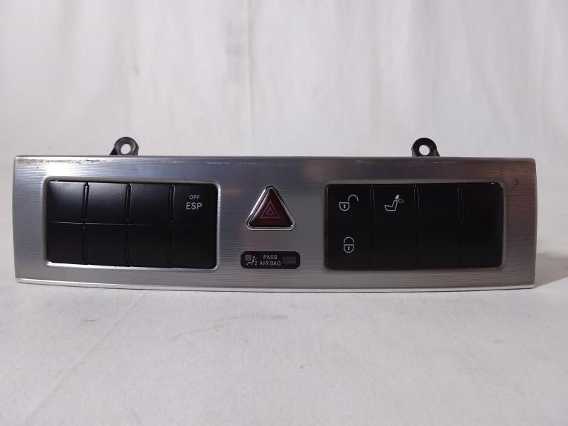 Bouton de warning MERCEDES CLASSE C 203 PHASE 2 Diesel - 1