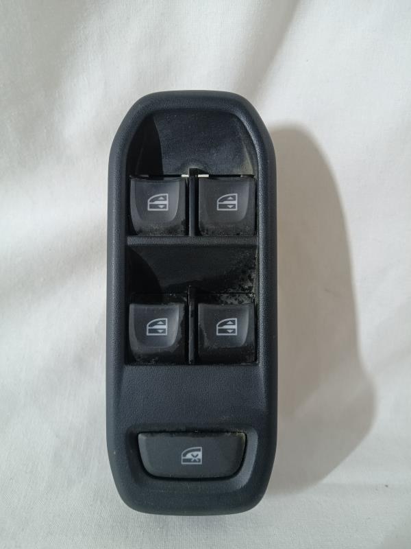 Interrupteur de leve vitre avant gauche DACIA DUSTER 2 PHASE 1 Essence - 1