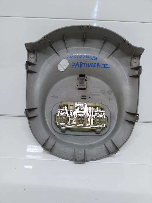 Eclairage de plafonnier PEUGEOT PARTNER 2 PHASE 1 Diesel - 1