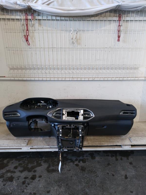 Tableau de bord PEUGEOT 308 2 PHASE 1 Diesel - 1