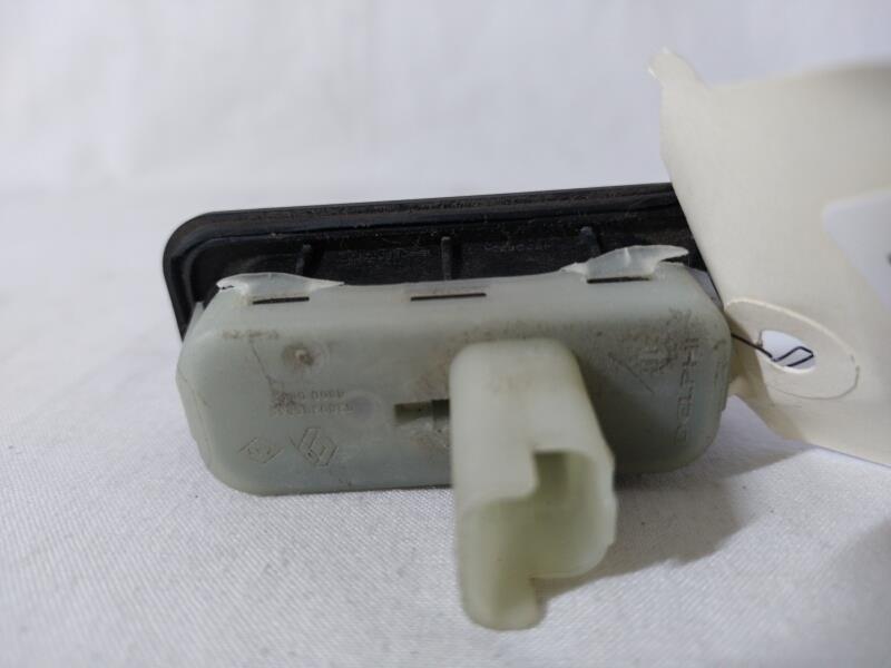Bouton de coffre RENAULT MEGANE 3 PHASE 1 Diesel - 1