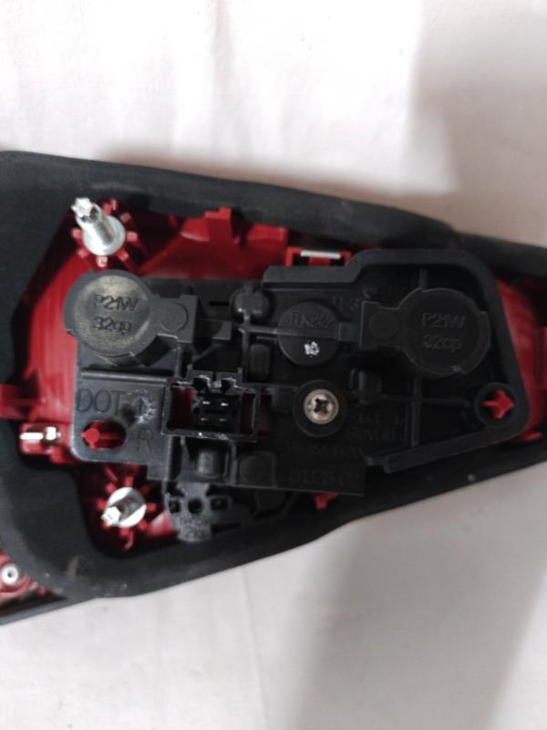 Feu arriere secondaire droit (feux) AUDI A4 3 PHASE 2 Diesel - 1