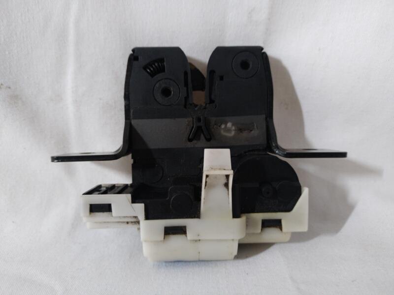 Serrure de coffre RENAULT MEGANE 2 PHASE 1 Diesel - 1