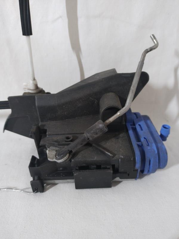 Serrure arriere gauche AUDI A4 1 PHASE 2 Diesel - 1