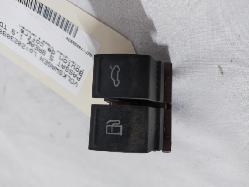 Bouton de coffre VOLKSWAGEN PASSAT 5 BREAK Diesel - 1