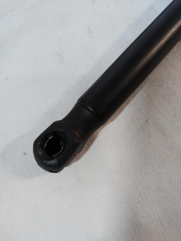 Verin de capot AUDI A3 2 SPORTBACK PHASE 1 Diesel - 1