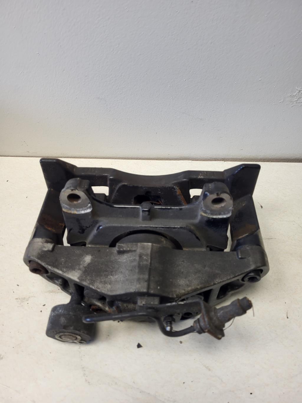 Etrier avant gauche (freinage) AUDI A3 2 S3 PHASE 2 Essence - 1