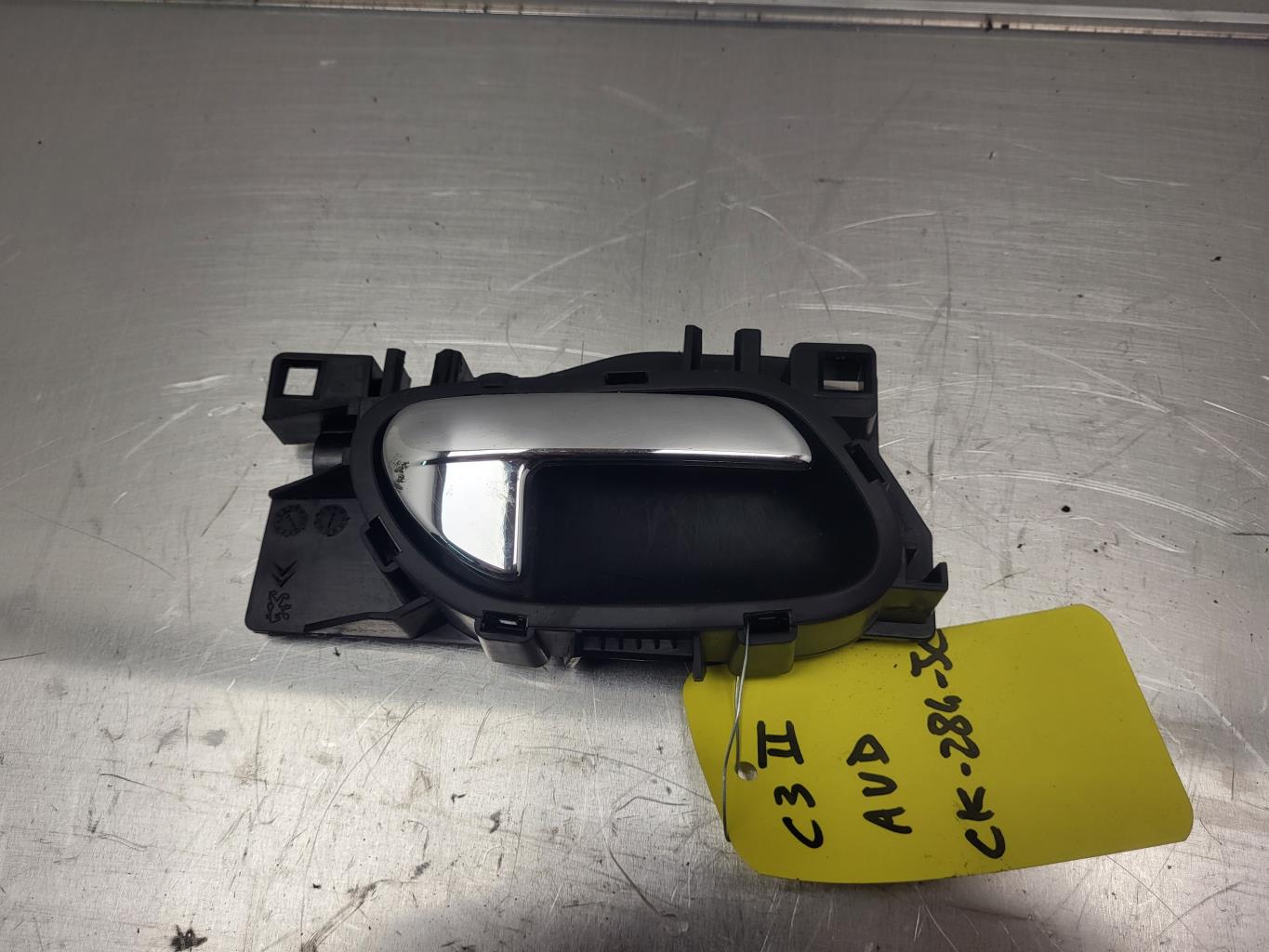 Poignee interieur avant droit CITROEN C3 2 PHASE 1 Essence - 1
