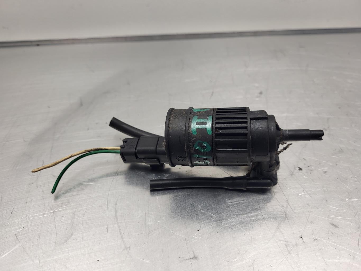 Pompe lave glace avant RENAULT CLIO 2 PHASE 2 Essence - 1