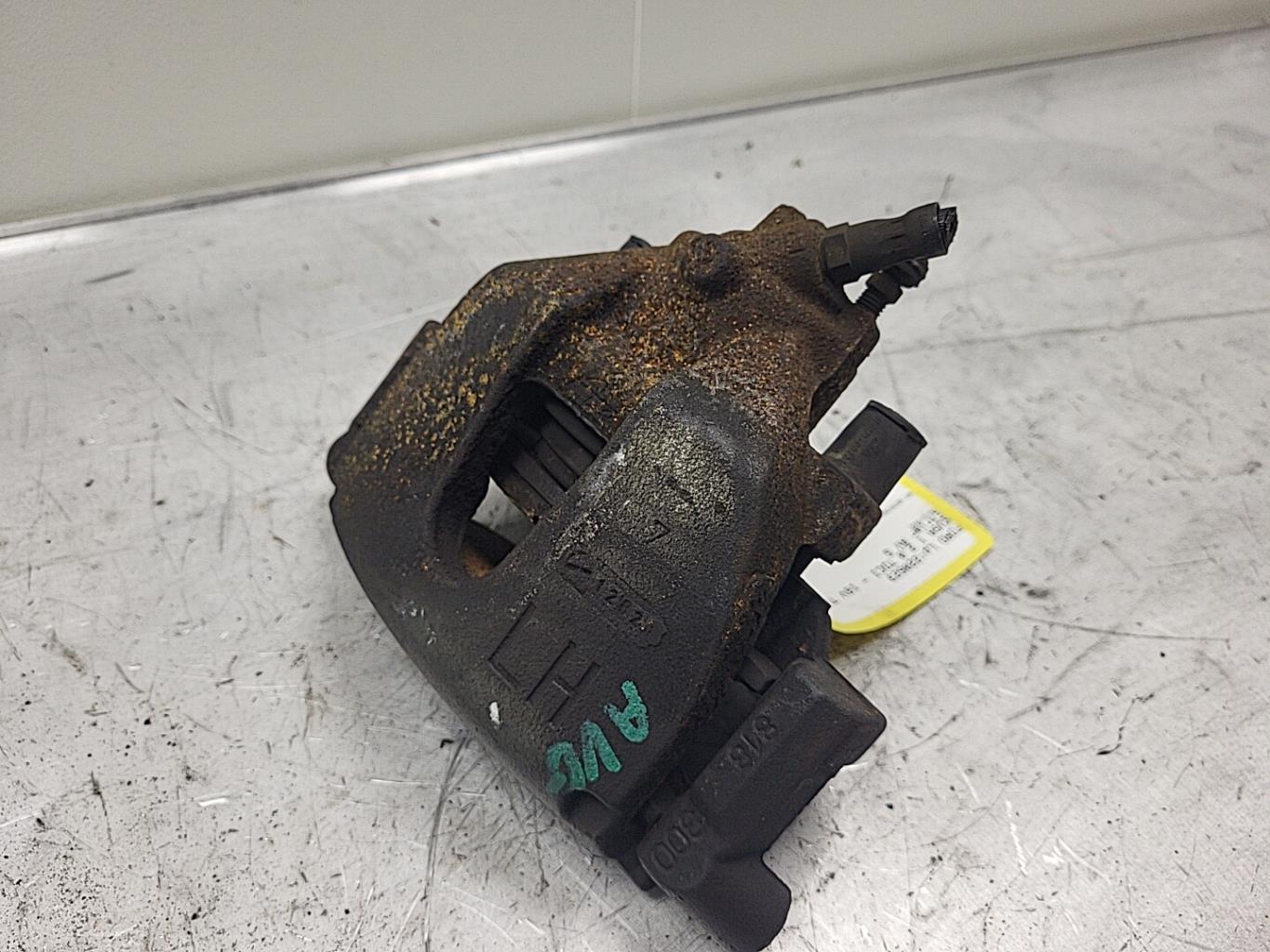 Etrier avant gauche (freinage) FORD KUGA 1 Diesel - 1