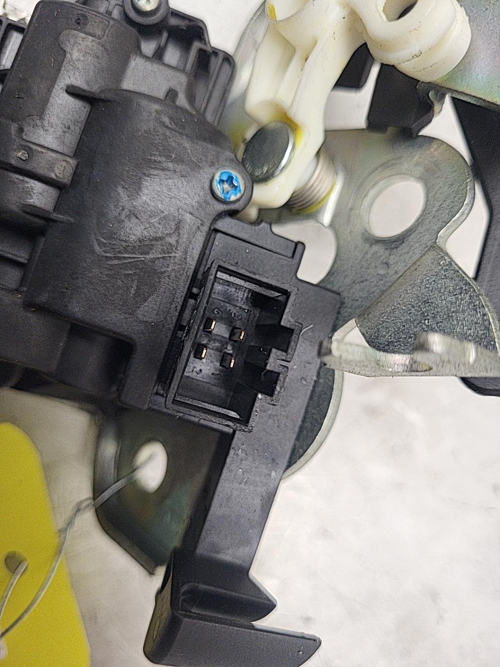 Bouton de coffre AUDI A3 2 SPORTBACK PHASE 2 Diesel - 1