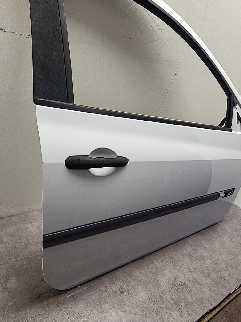 Porte avant droit RENAULT CLIO 3 PHASE 1 Diesel - 1