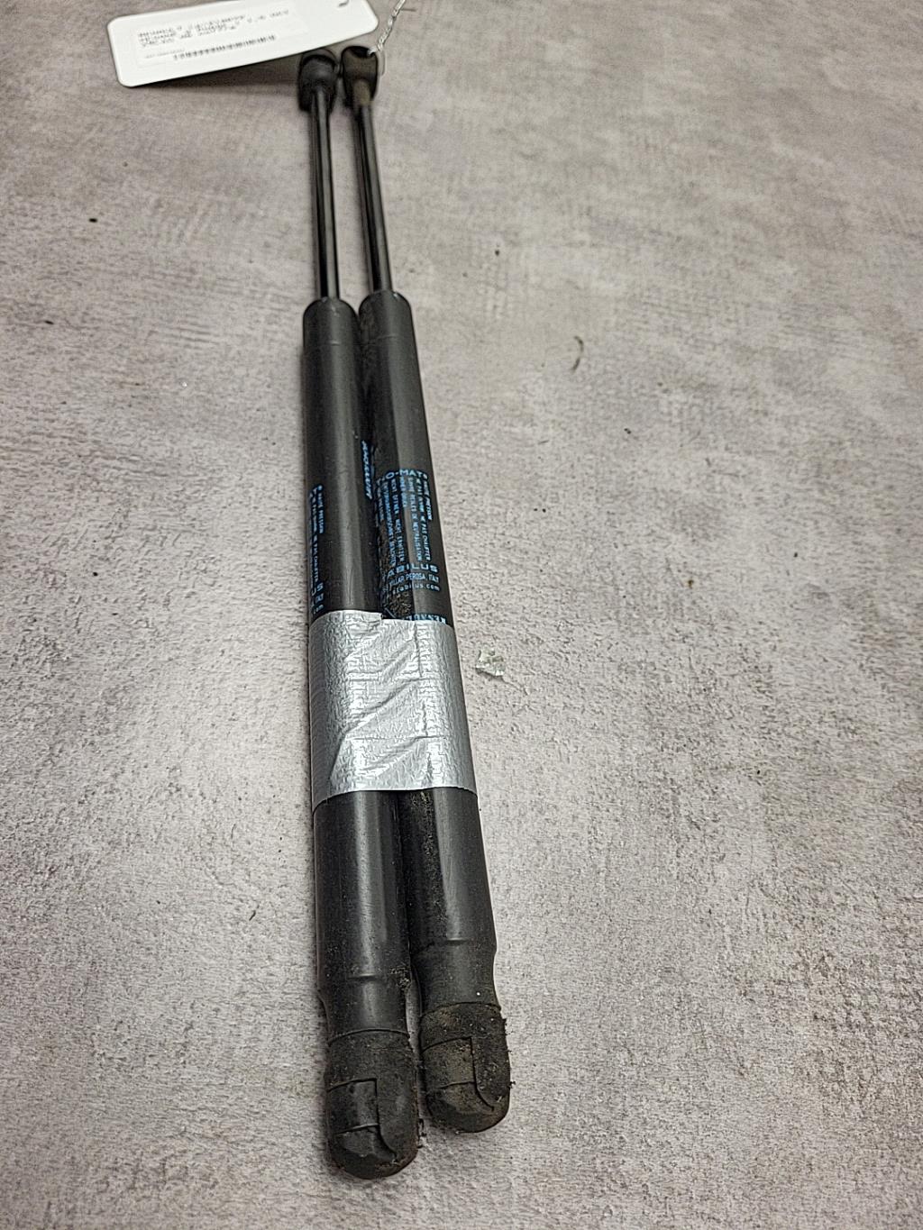 Verin de coffre RENAULT MEGANE 3 PHASE 1 Diesel - 1