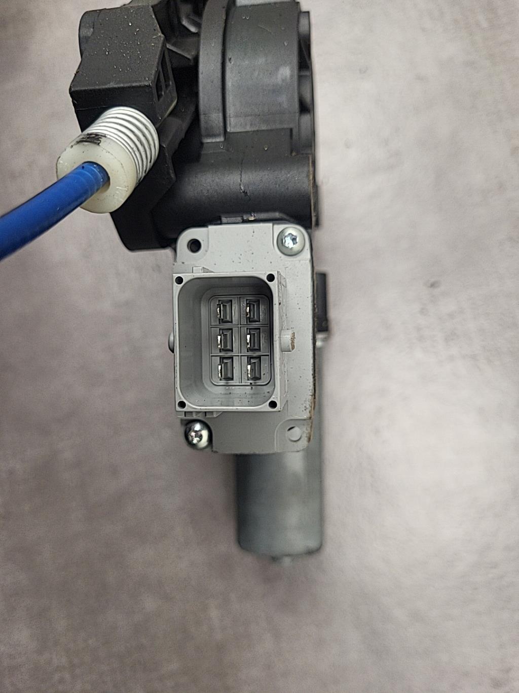 Leve vitre electrique avant gauche OPEL CORSA E Diesel - 1