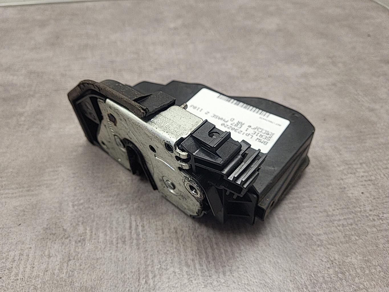 Serrure arriere droit BMW SERIE 1 E87 PHASE 2 Diesel - 1