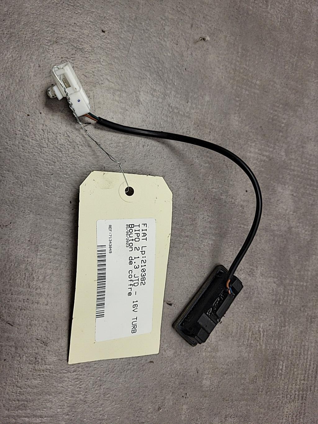 Bouton de coffre FIAT TIPO 2 PHASE 1 Diesel - 1