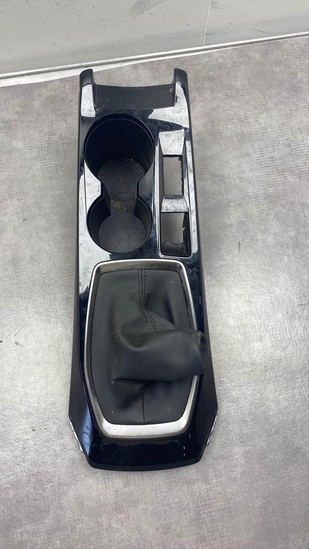 Console central (interieur plastique) PEUGEOT 208 2 Essence - 1