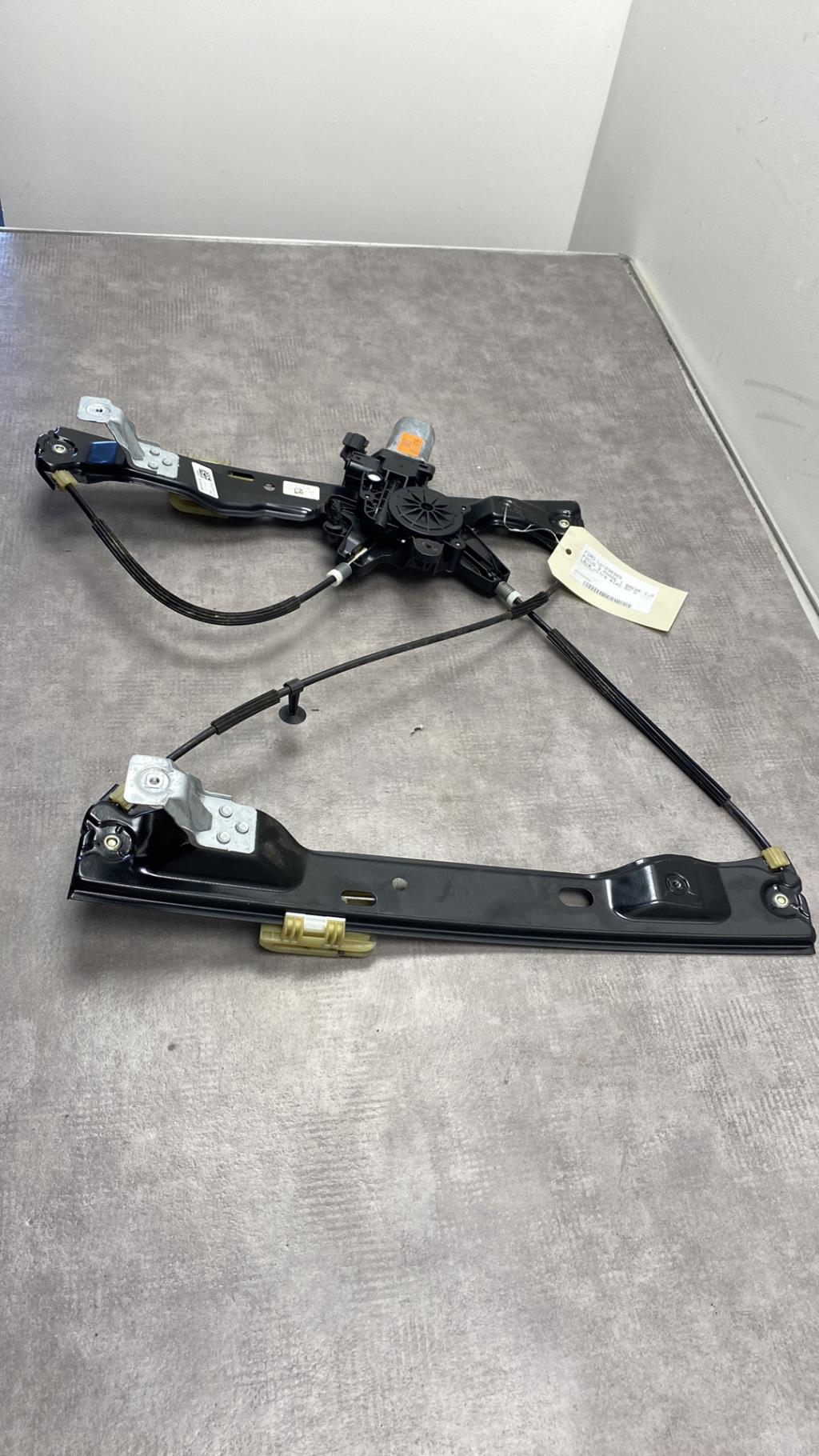Leve vitre electrique avant droit FORD FOCUS 3 PHASE 1 BREAK Essence - 1
