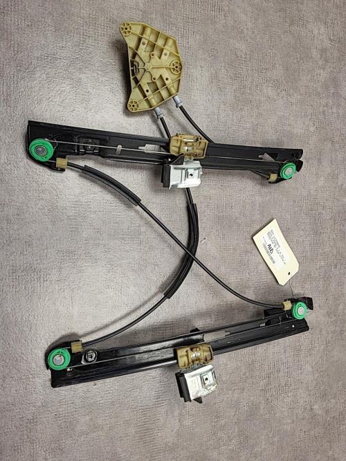 STARKIT PERFORMANCE Leve vitre compatible pour Seat Leon et Seat Toledo (1999-2006) AVANT DROIT (passager) 1M0837462A