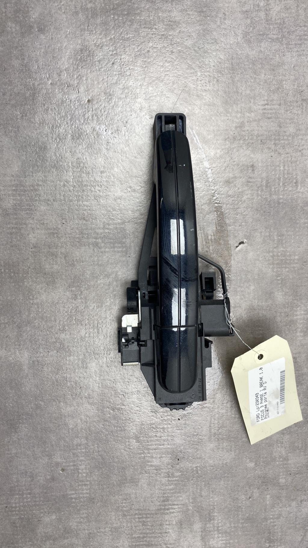 Poignee porte avant droit FORD FOCUS 3 PHASE 1 BREAK Essence - 1