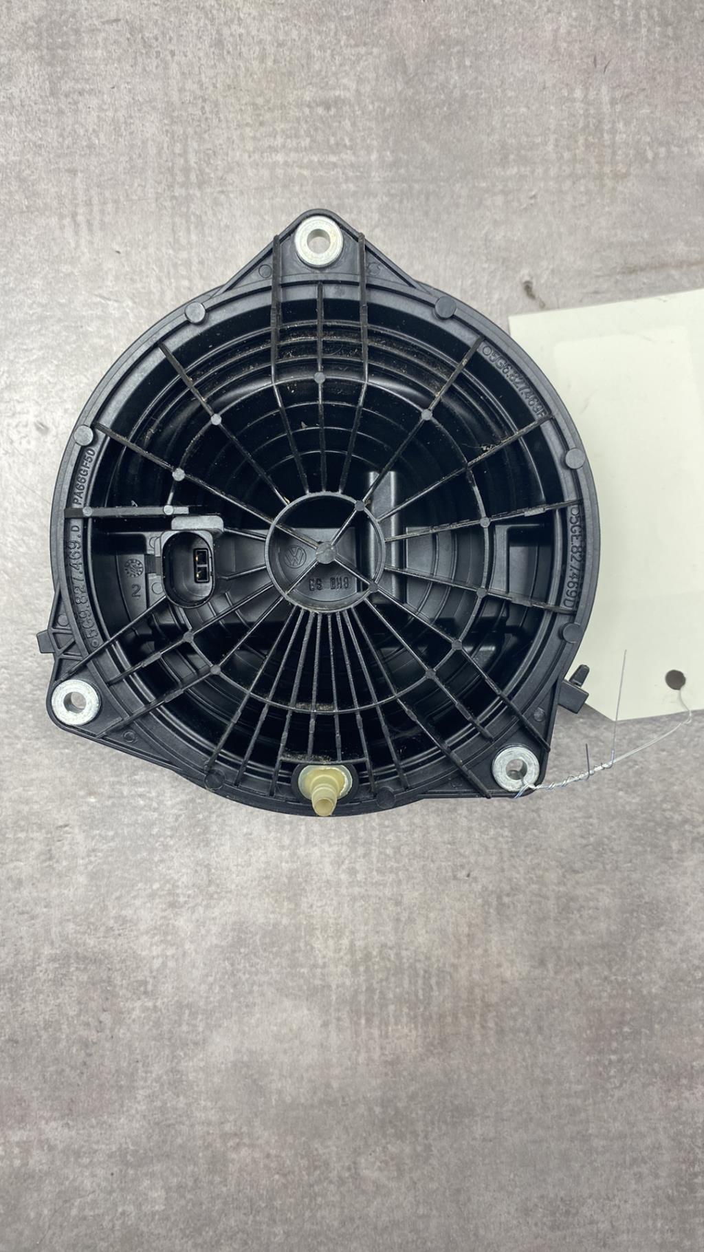 Bouton de coffre VOLKSWAGEN GOLF 7 PHASE 1 BREAK Diesel - 1