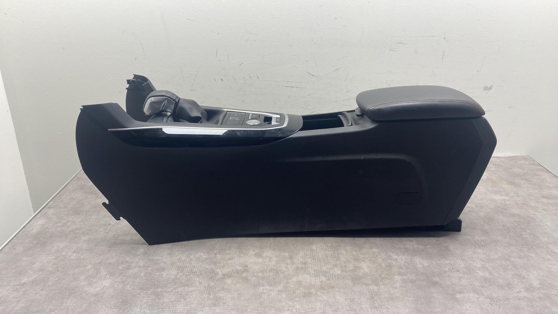 Console central (interieur plastique) PEUGEOT 308 2 PHASE 1 Diesel - 1