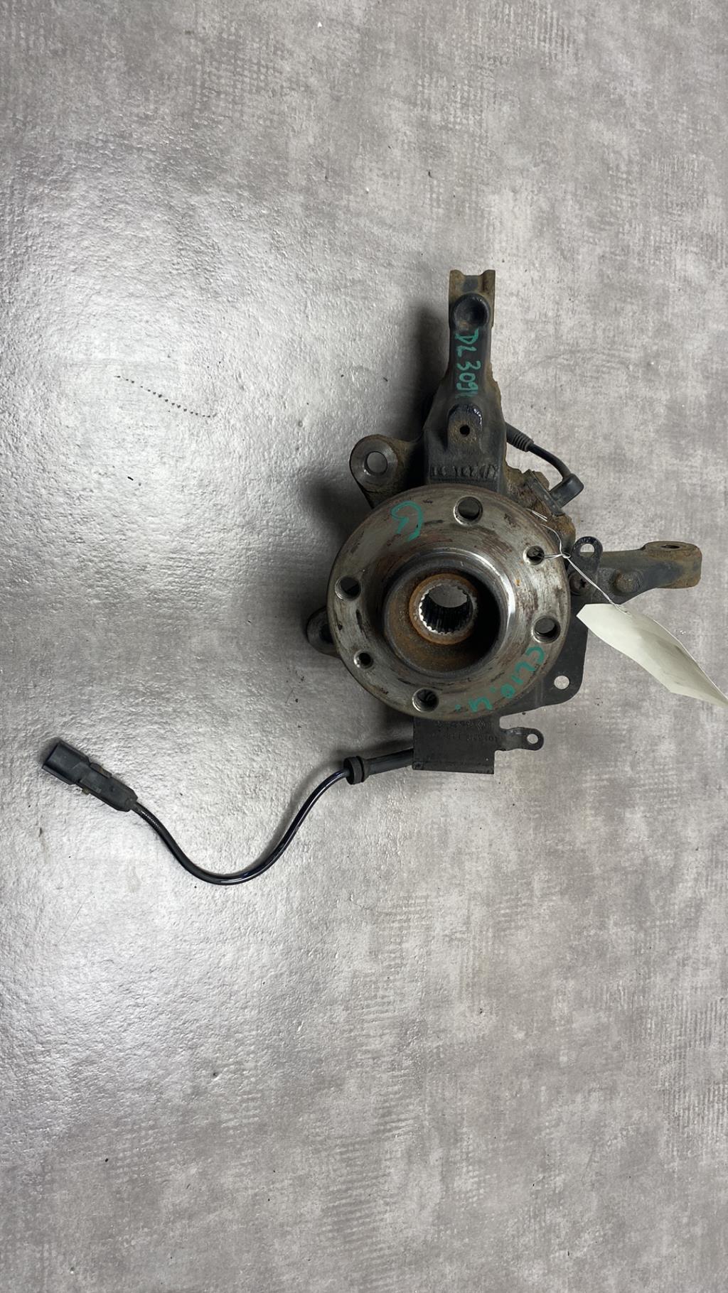 Moyeu avant gauche RENAULT CLIO 4 PHASE 1 Essence - 1