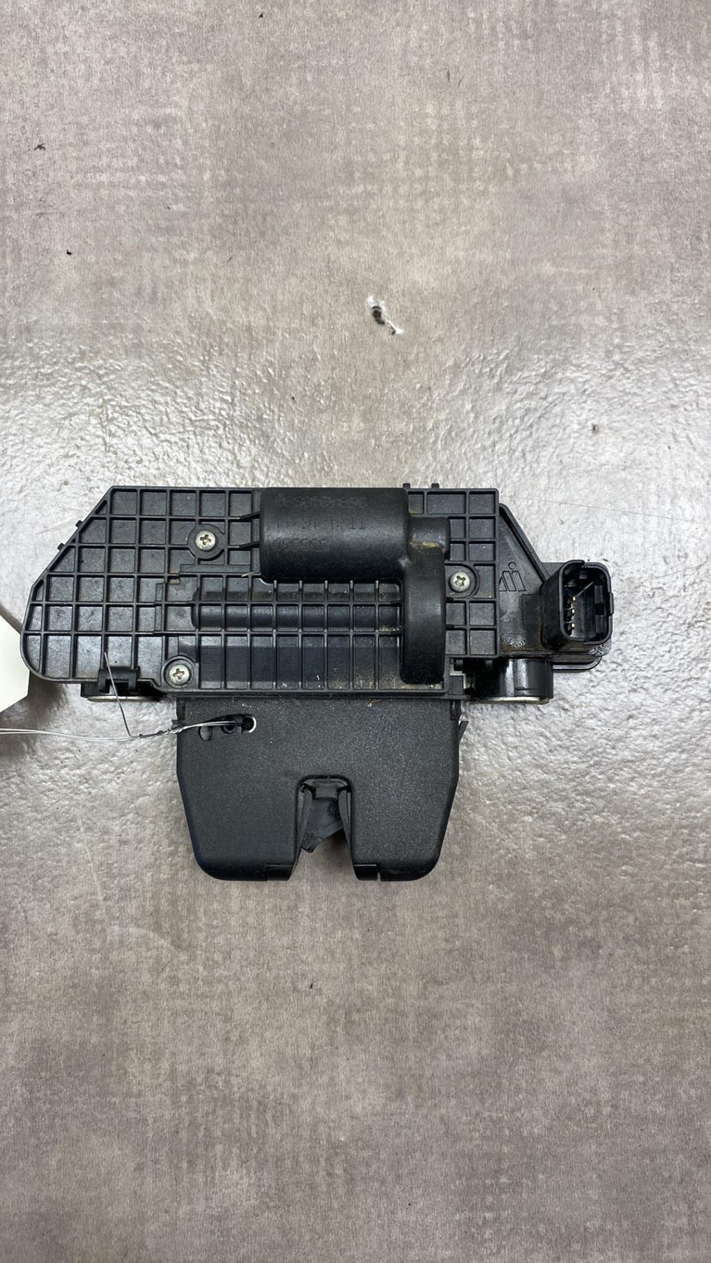 Serrure de coffre PEUGEOT 3008 1 PHASE 1 Diesel - 1