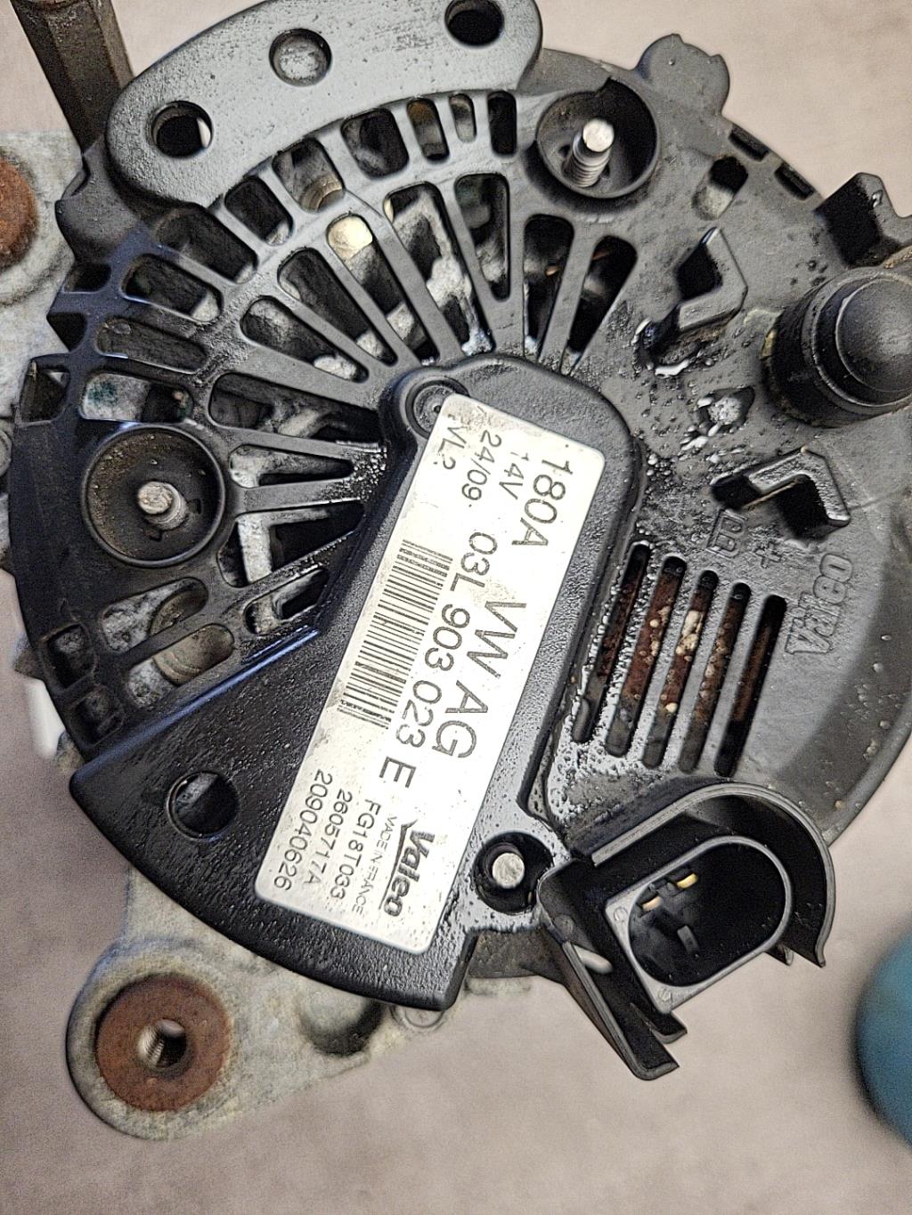 Alternateur VOLKSWAGEN PASSAT 5 BREAK Diesel - 1