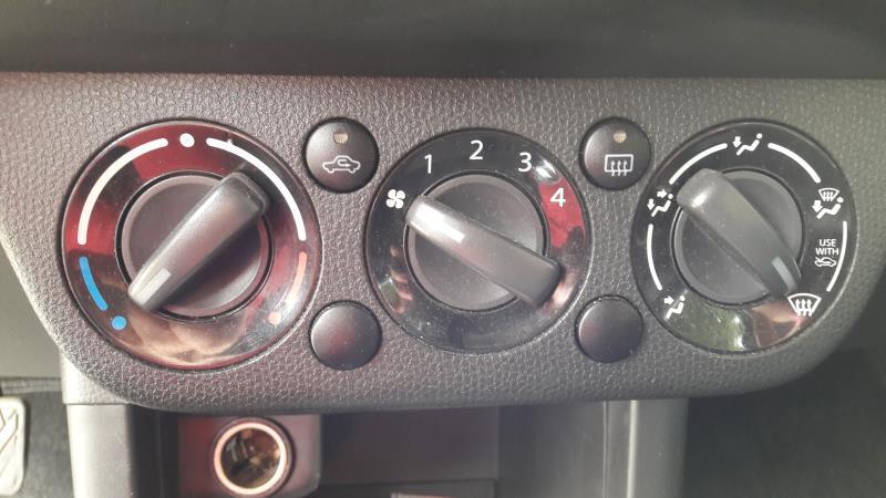 Commande chauffage SUZUKI SWIFT 3 Diesel - 1