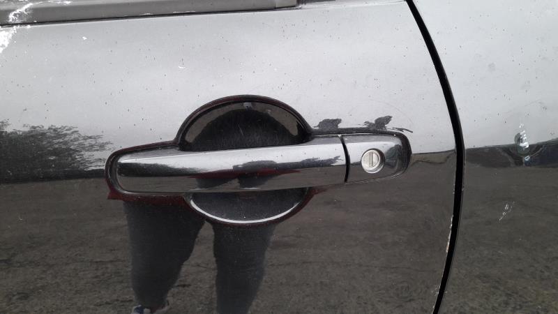 Poignee porte avant gauche SUZUKI SWIFT 3 Diesel - 1