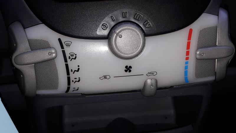 Commande chauffage TOYOTA AYGO 1 PHASE 1 Essence - 1