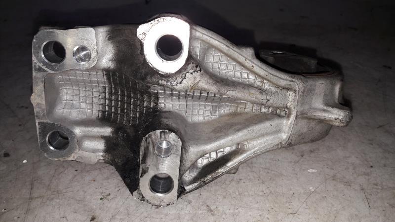 Support moteur droit PEUGEOT 3008 Diesel - 1