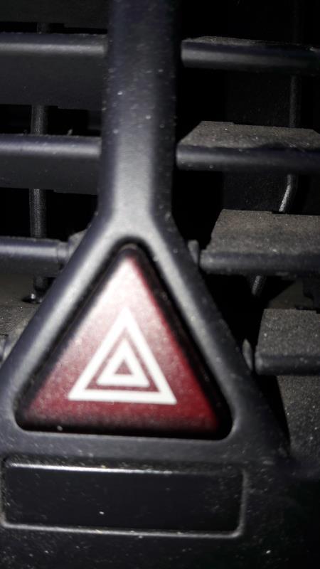 Bouton de warning MERCEDES CLASSE B 245 PHASE 1 Diesel - 1