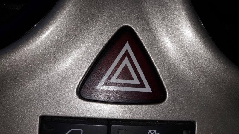 Bouton de warning OPEL CORSA D PHASE 1 Essence - 1