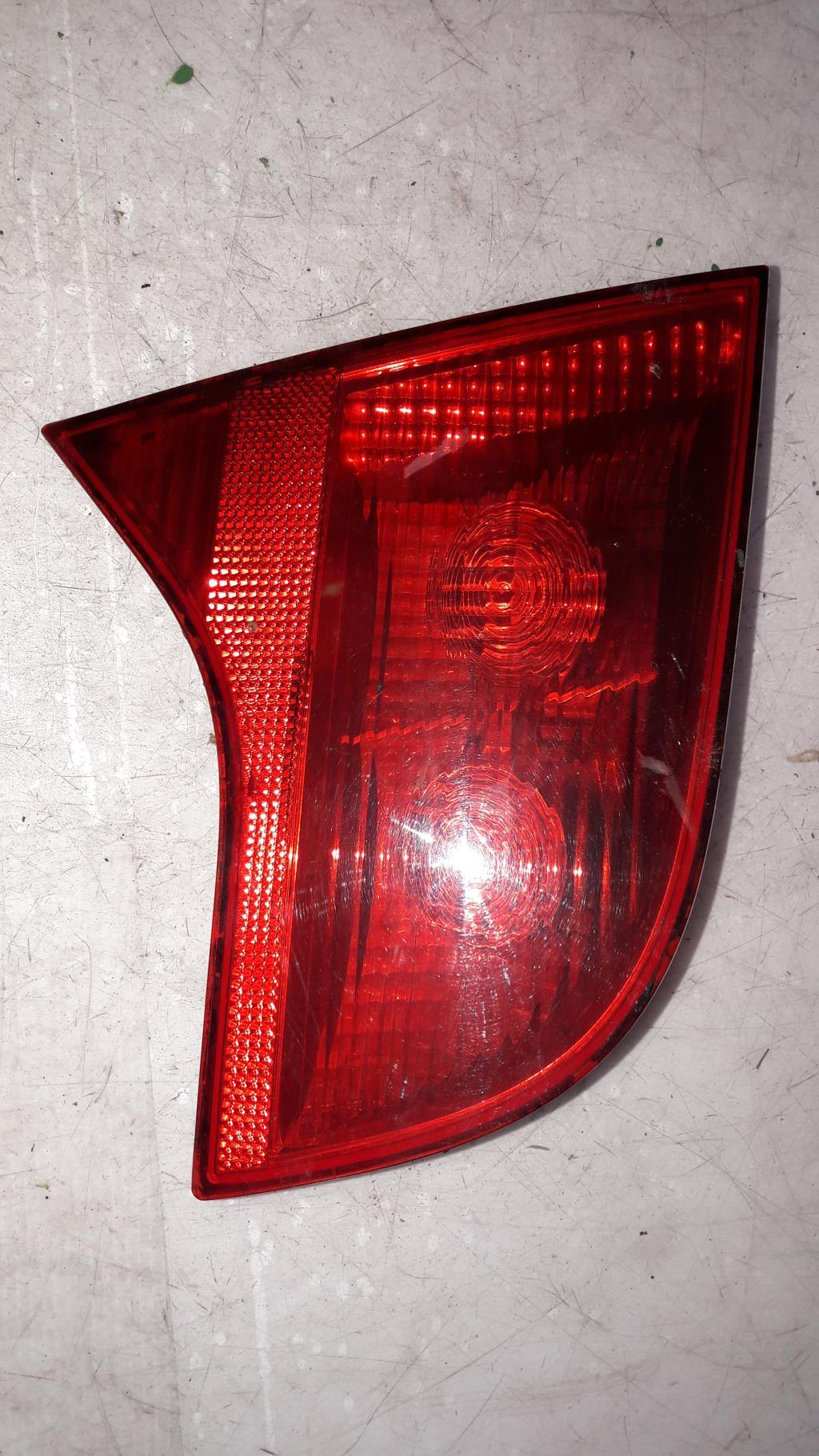 Feu arriere secondaire gauche (feux) AUDI A4 2 AVANT PHASE 2 BREAK Diesel - 1