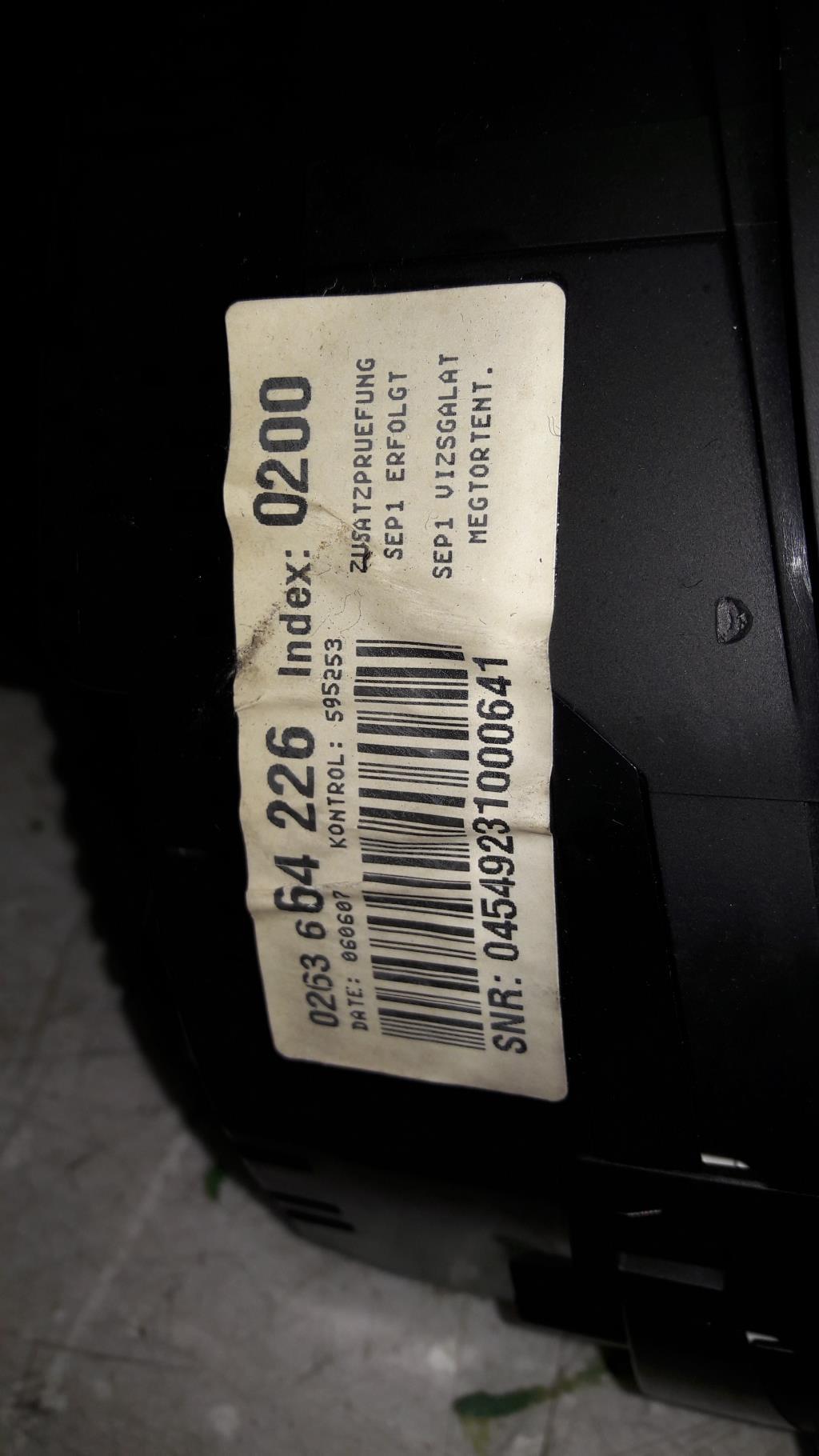 Compteur AUDI A4 2 AVANT PHASE 2 BREAK Diesel - 1