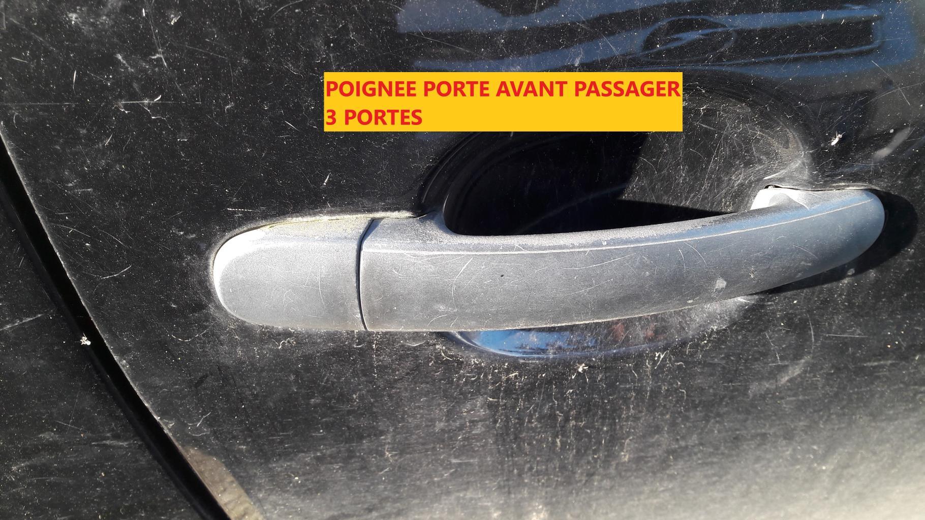 Poignee porte avant droit VOLKSWAGEN FOX Essence - 1