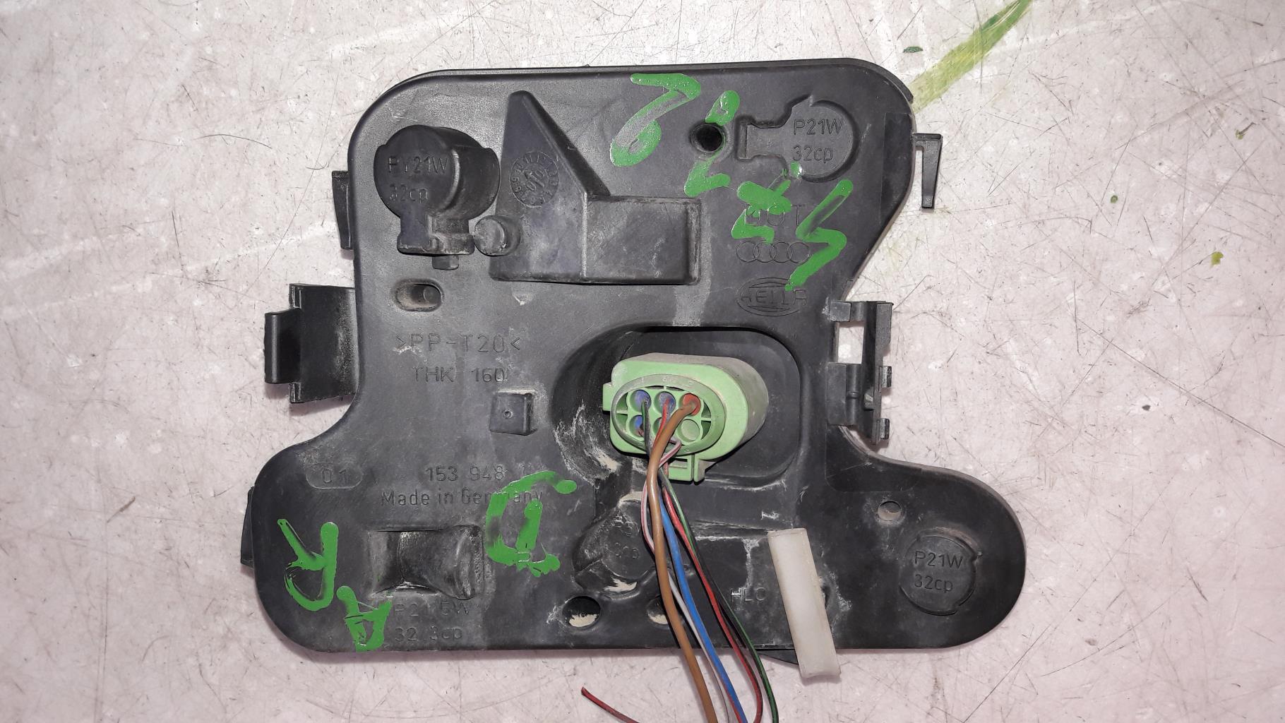 Platine feu arriere droit AUDI A4 2 PHASE 1 Diesel - 1
