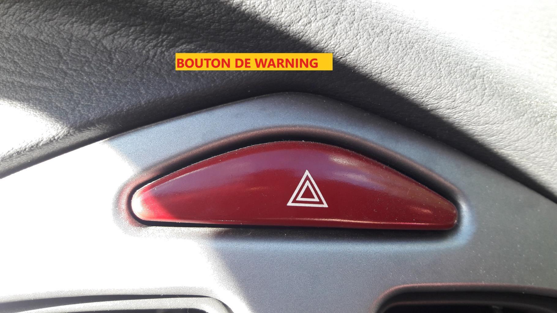 Bouton de warning CITROEN C5 1 PHASE 1 BREAK Essence - 1