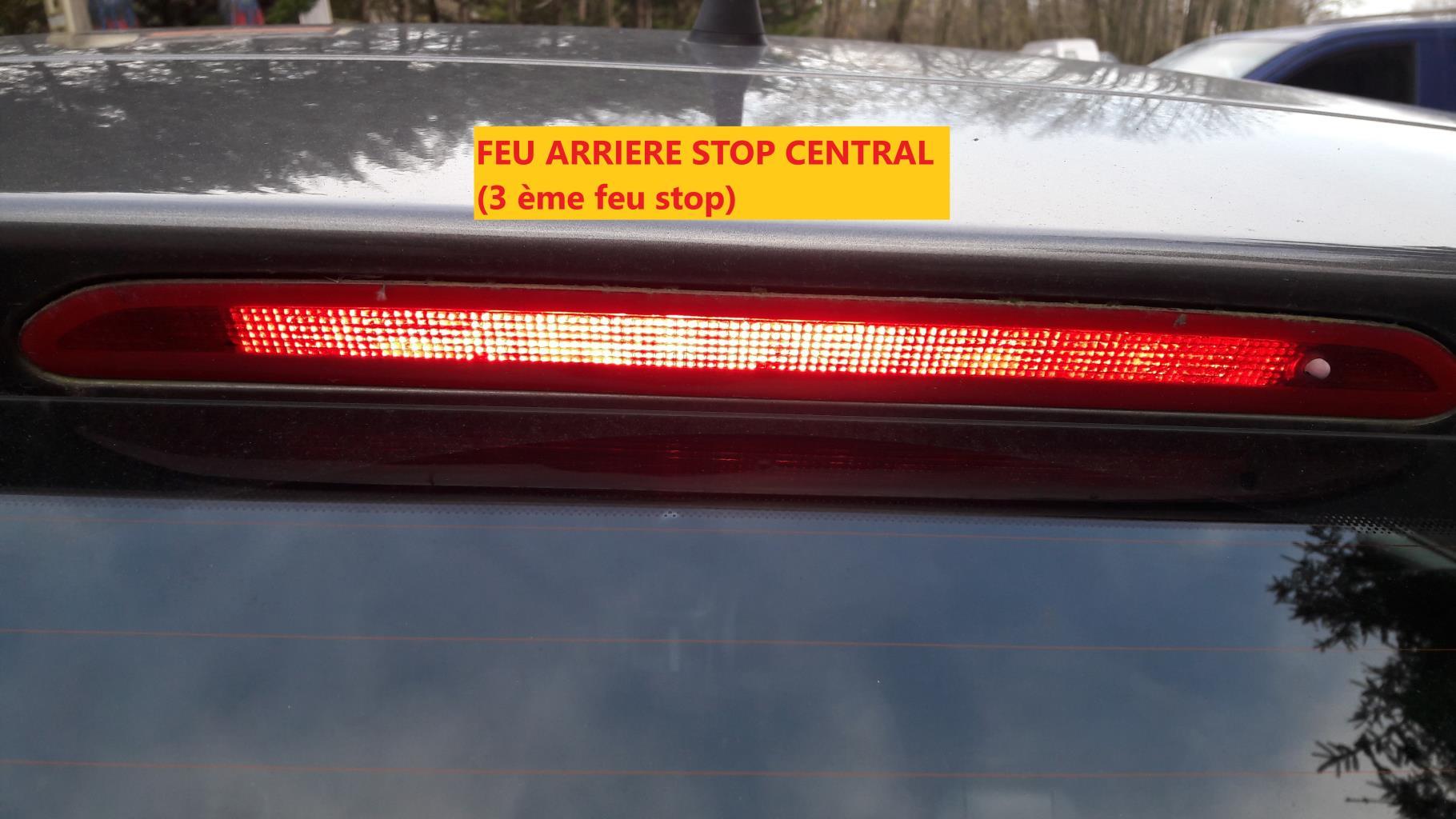 Feu arriere stop central VOLKSWAGEN POLO 5 PHASE 1 Diesel - 1