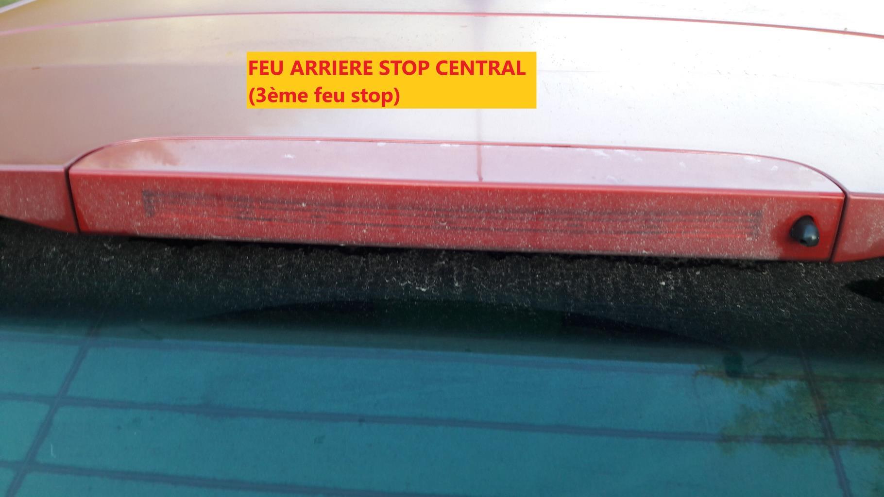 Feu arriere stop central RENAULT MEGANE 3 PHASE 1 COUPE Diesel - 1