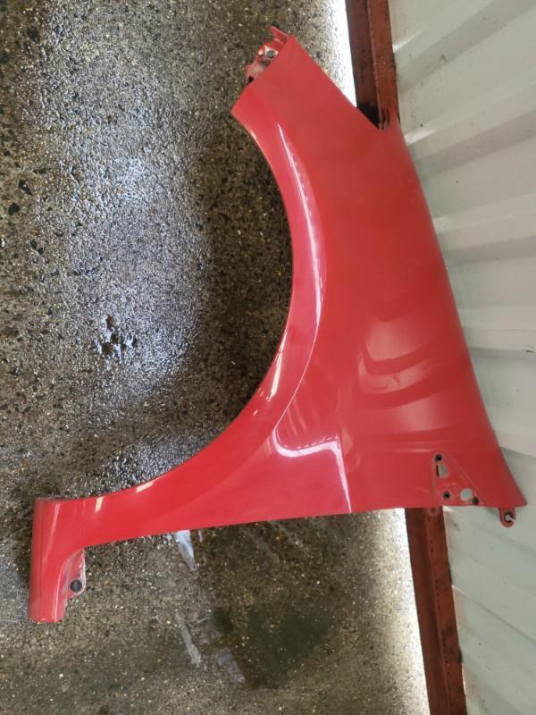 Aile avant gauche RENAULT CLIO 3 PHASE 1 Essence - 1