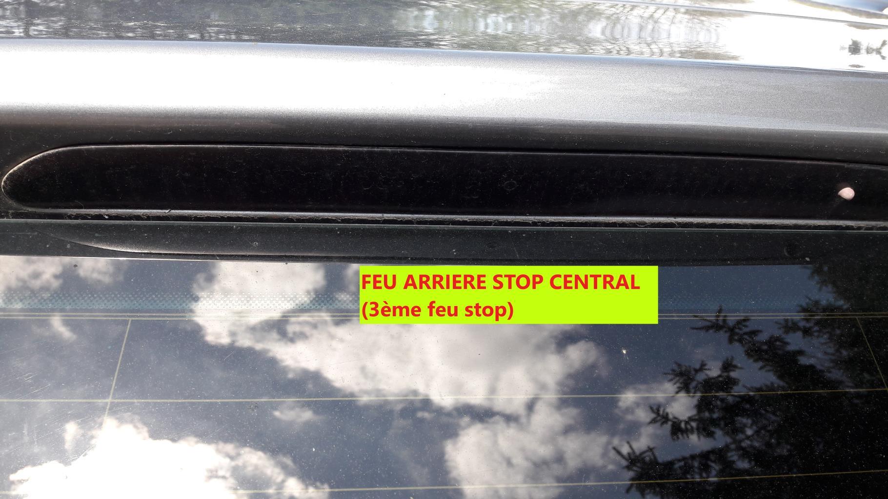 Feu arriere stop central VOLKSWAGEN GOLF 6 Diesel - 1
